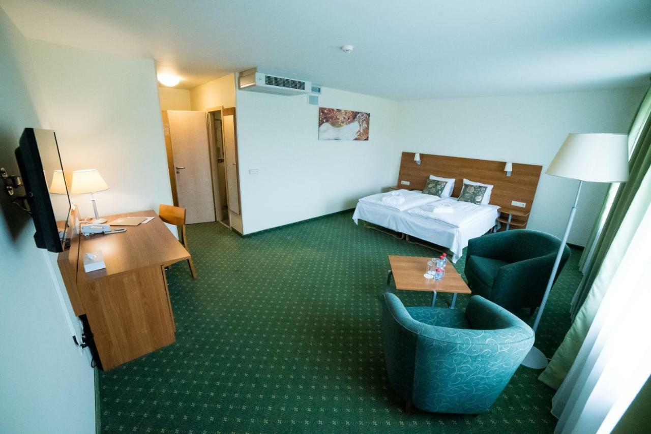 Hotel Tigra Priekuļi Exterior foto